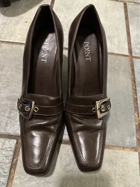 Vintage 90s &Y2K POINT Women's Dark Brown Buckle Mid-Heel Pumps